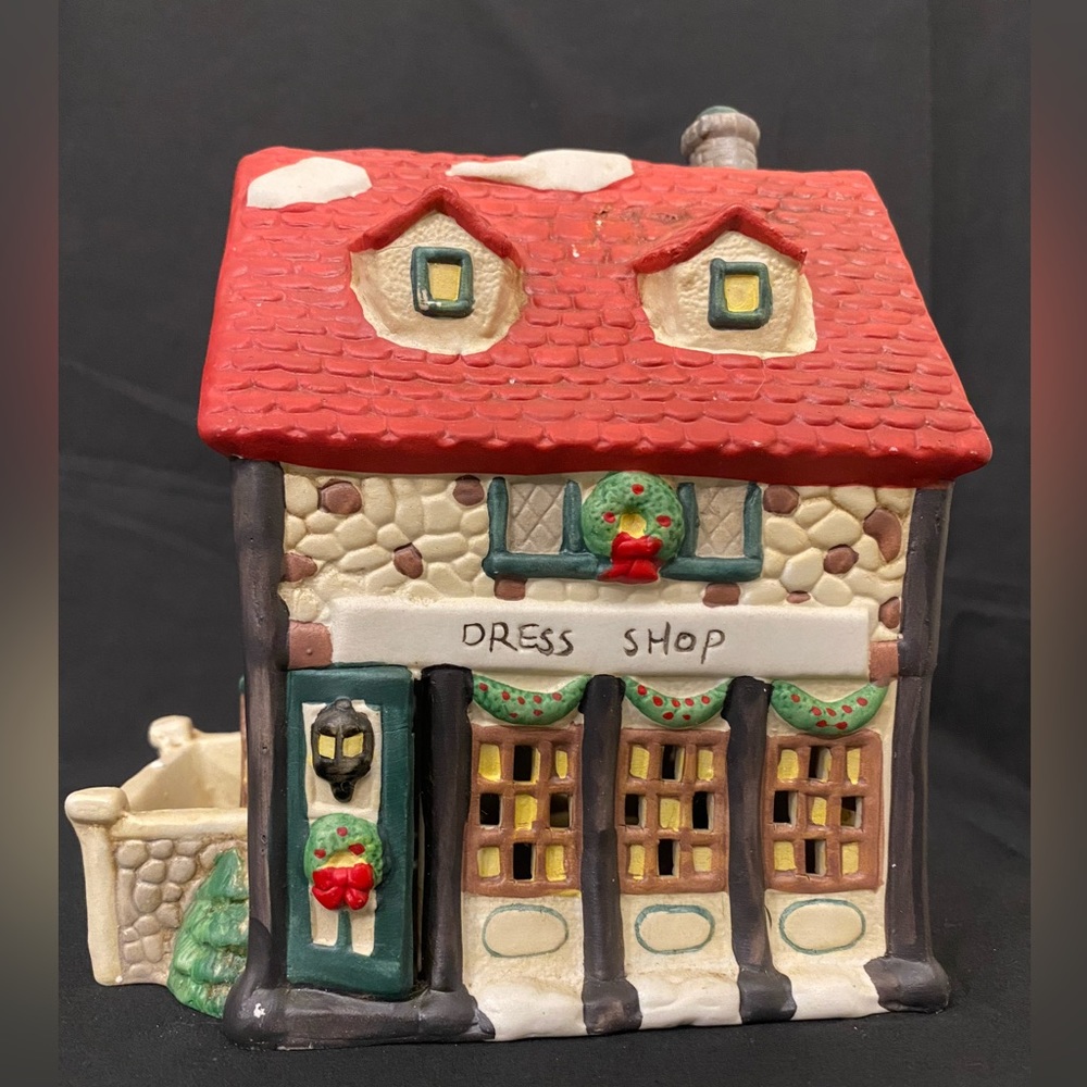 Vintage Dickens Collectables Towne Series “Dress Shop”